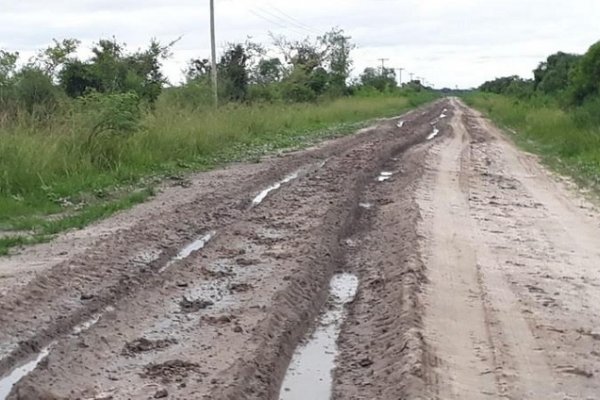 Inician los enripiados del atajo y otros caminos en Itatí