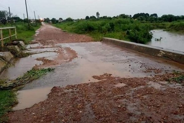 Apareció un auto en el arroyo donde murieron una madre y su hija