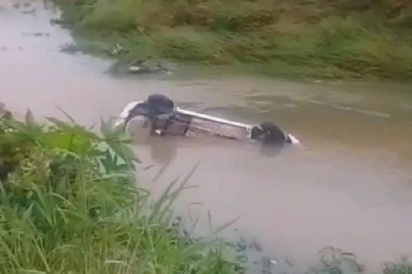 Encontraron el cuerpo del conductor del auto que cayó en el arroyo La despedida