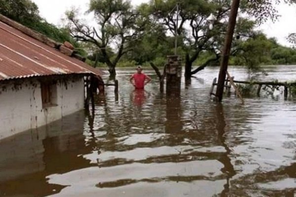 Inundación en Perugorría: La zona urbana está en peligro por el avance del agua