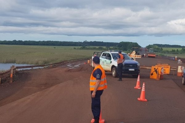 Inundaciones: Más de 500 policías colaboran con la asistencia