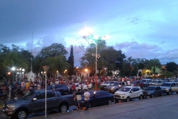 San Luis del Palmar: autoconvocados reclaman la restitución del Jefe de la DPEC