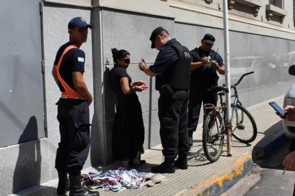 Demoraron a una mujer por el robo de bikinis en pleno microcentro
