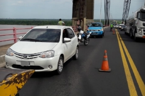 Puente General Belgrano: Hombre estacionó su auto y se arrojó al río Paraná