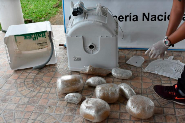 En tachos de pinturas y un lavarropas, narcos ocultaban 32 kilos de marihuana