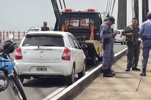 Hallaron el cuerpo del hombre que estacionó su auto y se arrojó del puente General Belgrano