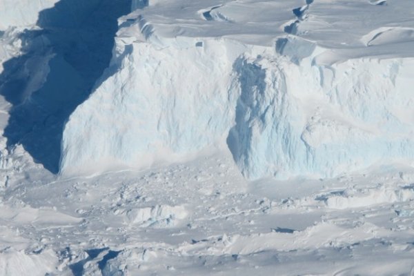 La NASA advierte que el glaciar más peligroso del mundo se desintegra