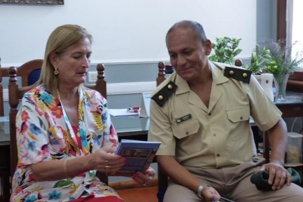 El Teniente Coronel Guerra visitó a la Intendente de Mercedes