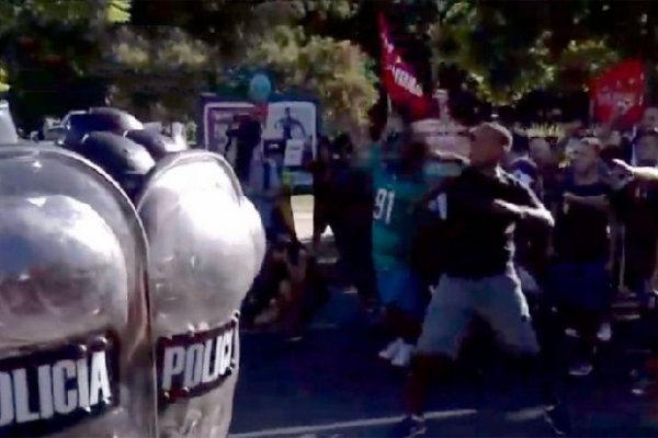 Incidentes en Recoleta por una marcha a favor de Nicolás Maduro