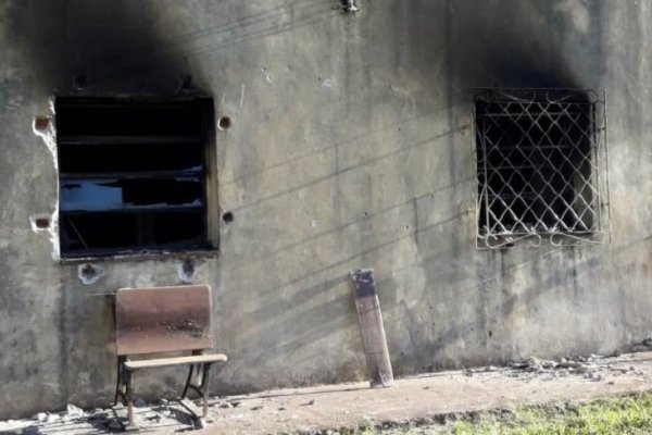 Demoran a tres menores que serían los responsables del incendio de una escuela de Alvear