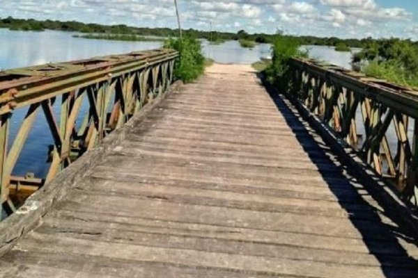 Pobladores de Pueblo Libertador aislados tras socavamiento de puente sobre arroyo Barranca