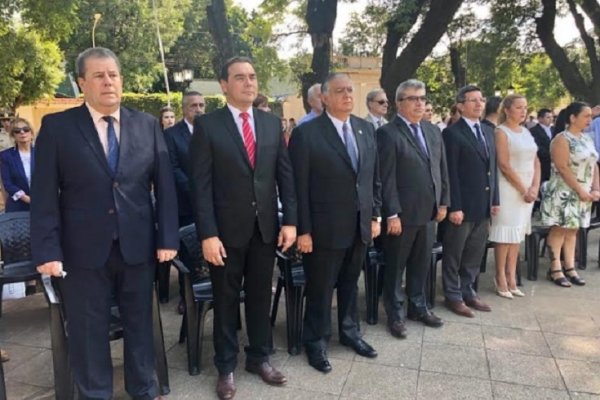 Cassani junto al pueblo de Alvear al celebrarse el 156 aniversario de su fundación
