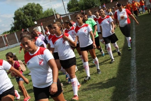 El Mundialito de fútbol femenino en Goya inició con los primeros 8 partidos