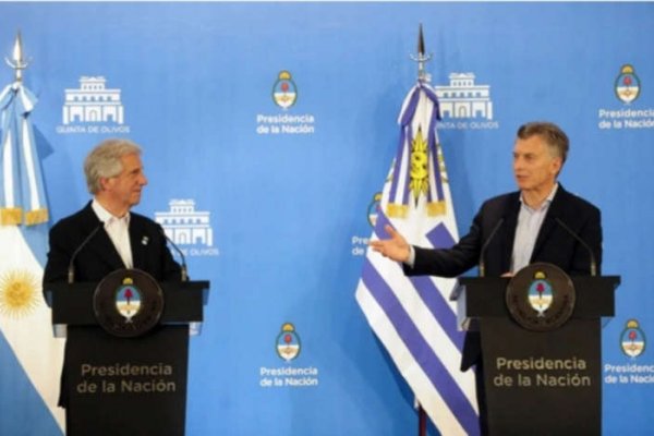 Viaje relámpago de Macri a Uruguay para discutir la posición de Tabaré sobre Venezuela