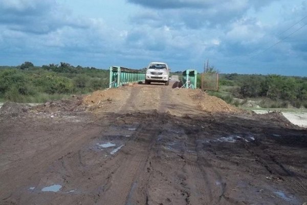 Reparan el puente Bailey que está averiado en Pueblo Libertador