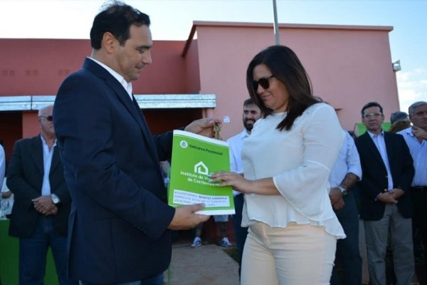 Entregaron 56 viviendas en Virasoro