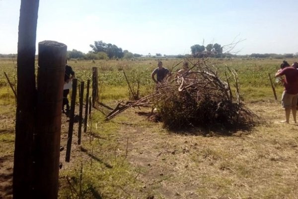 La mató con un hacha, la ocultó en un campo y se entregó a la Policía