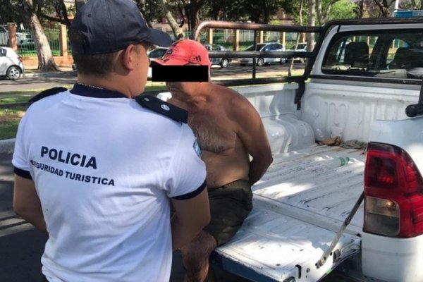 Insólito: Depravado se bajó los pantalones y comenzó a masturbarse en playa Islas Malvinas
