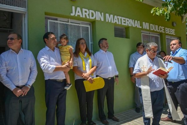 Reinauguraron dos jardines maternales en Capital