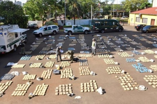 Secuestran 2.352 kilos de marihuana ocultos en una vivienda