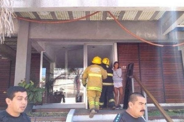 Corrientes: Principio de incendio causó pánico a vecinos de un edificio céntrico