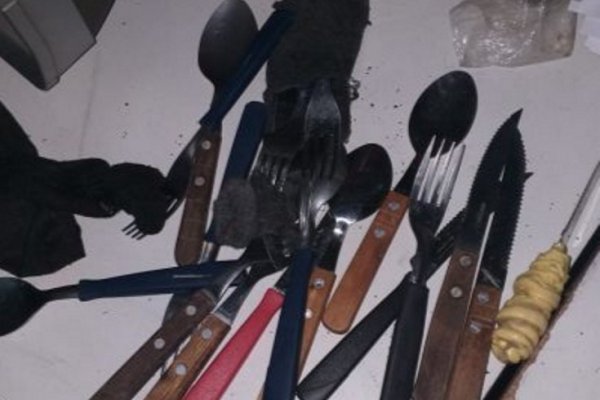 Secuestraron armas, cubiertos, celulares y estupefacientes tras sorpresiva requisa en la Cárcel