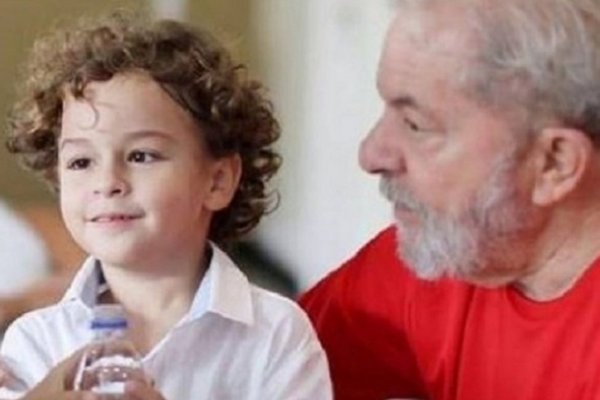 Lula salió de la cárcel para asistir al velorio de su nieto de 7 años
