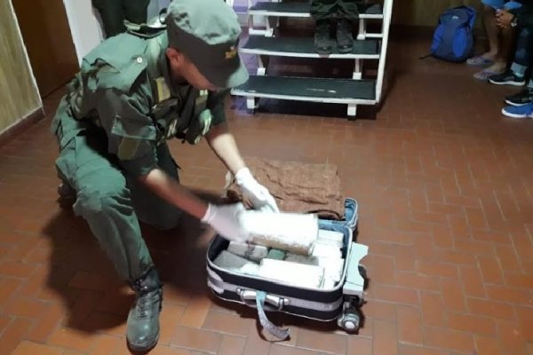 Monte Caseros: incautan más de 10 kilos de marihuana en micro de larga distancia