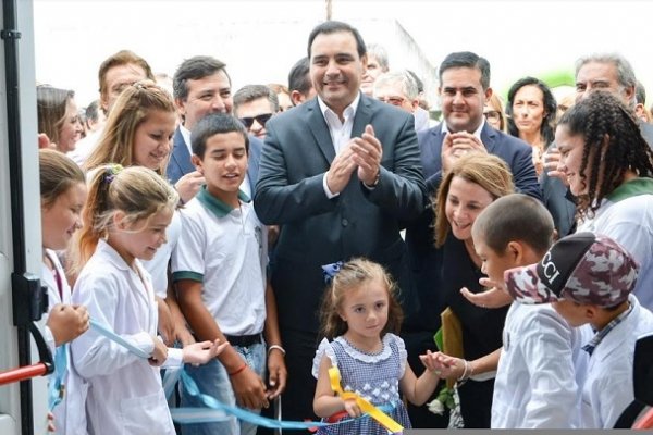 Valdés inauguró una escuela y anunció la construcción de más obras en Cazadores Correntinos