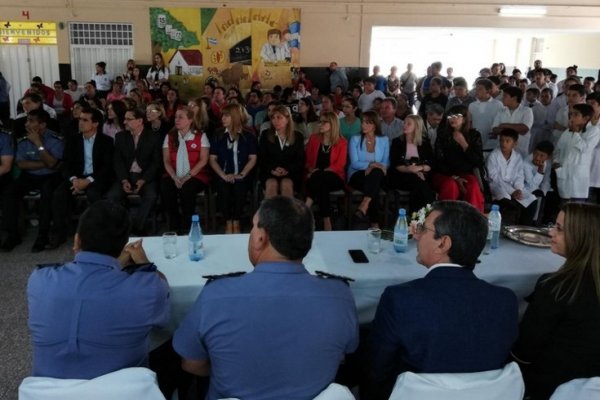 Presentaron el programa Camino Seguro en la Escuela Nº 404 Dr. Eduardo Wilde