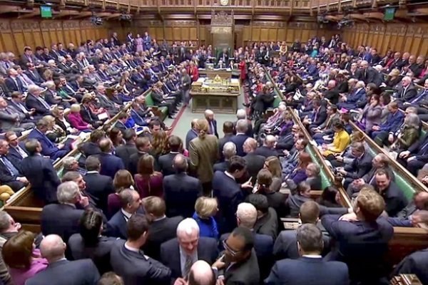 El Parlamento británico rechazó por segunda vez el acuerdo por el Brexit