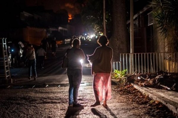 Venezuela a oscuras: 24 muertos por el apagón eléctrico