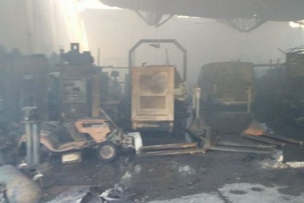 Intentan vender por redes sociales los elementos rescatados de la ferretería incendiada
