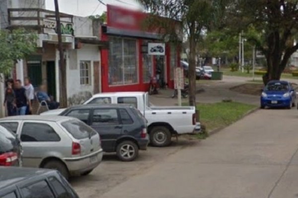 Hallan muerto a un comerciante en la vereda de su negocio de avenida Pujol