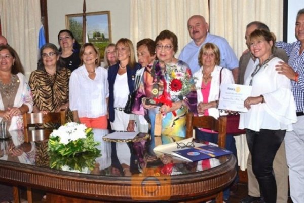 En una emocionante noche Hicha Casco recibió el premio Mujer del Paiubre