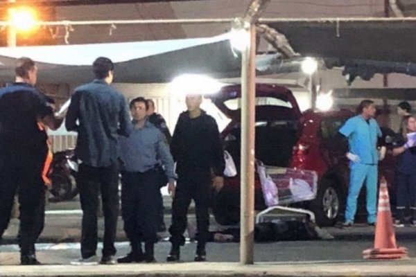 Procesan por homicidio simple al hombre que mató en el estacionamiento de un supermercado