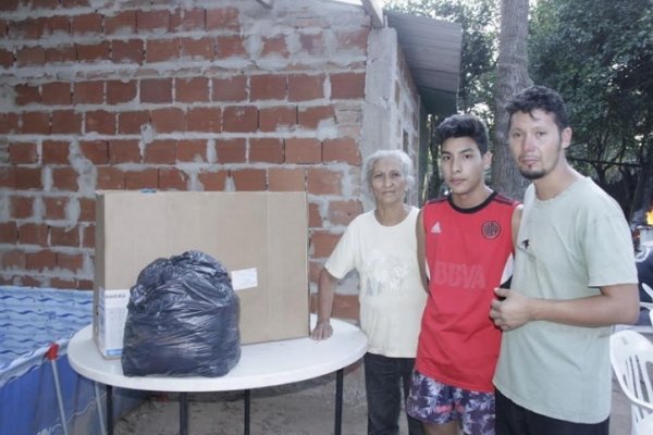 Entregaron donaciones a familia saladeña víctima de voraz incendio