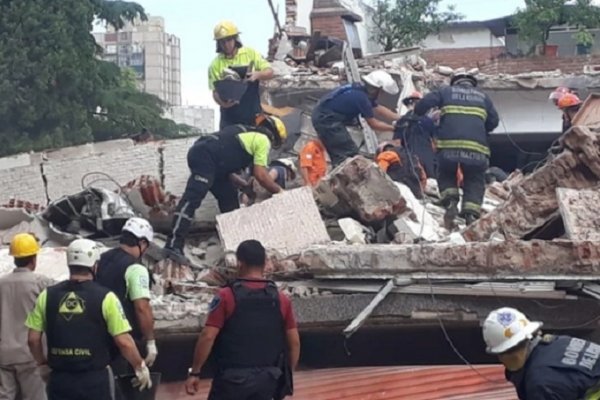 Derrumbe en San Cristóbal: murió un hombre y hay ocho heridos