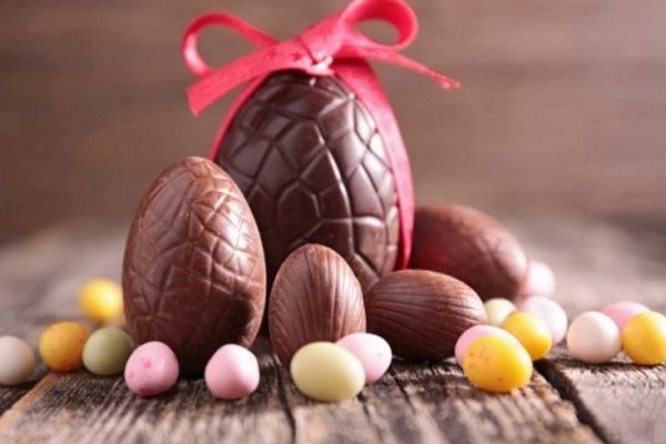 La gente aprovechó las ofertas para adquirir huevos de Pascua