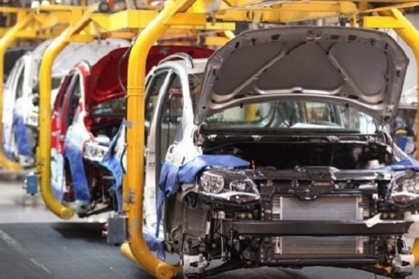 La producción de autos se desplomó 41,1% en marzo