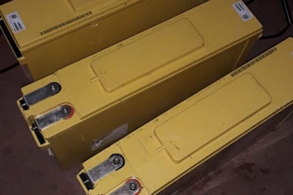 Policías recuperaron baterías robadas de una antena de telefonía móvil en San Luis del Palmar