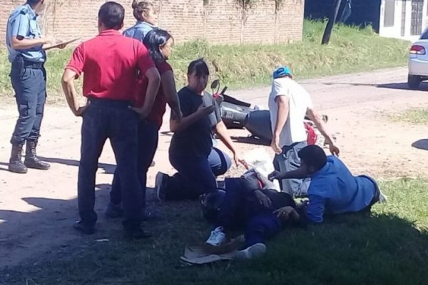 Niño de tres años internado tras choque entre un auto y una moto en el barrio Independencia