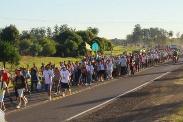 Fieles de Santa Ana, Paso de la Patria y San Cosme parten hacia Itatí