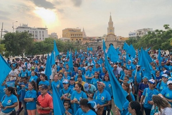 Medio millón de colombianos marcharon por las dos vidas