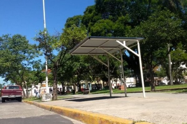Cuento del tío: Robaron el sueldo a una empleada municipal en la plaza Libertad