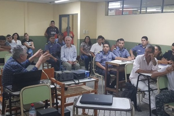 Ituzaingó: Charla instructiva sobre la actividad del radioaficionado