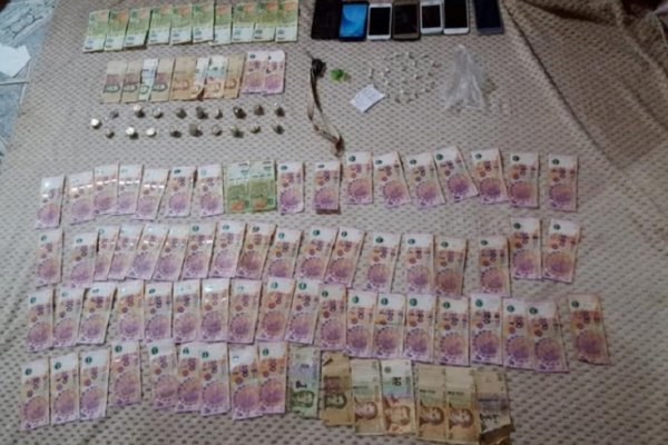 Dos kioscos de drogas desarticulados y tres detenidos en el barrio Galvan