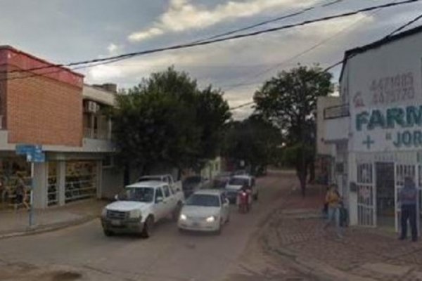 A punta de revólver y a los golpes, motochorros robaron una bicicleta en el barrio Güemes