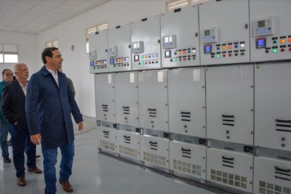 Valdés inauguró una estación transformadora en Goya