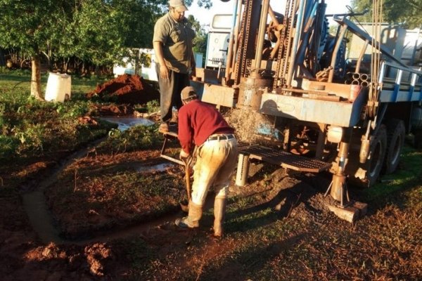 Perforación en el paraje López, paso previo para avanzar en el tendido de una red
